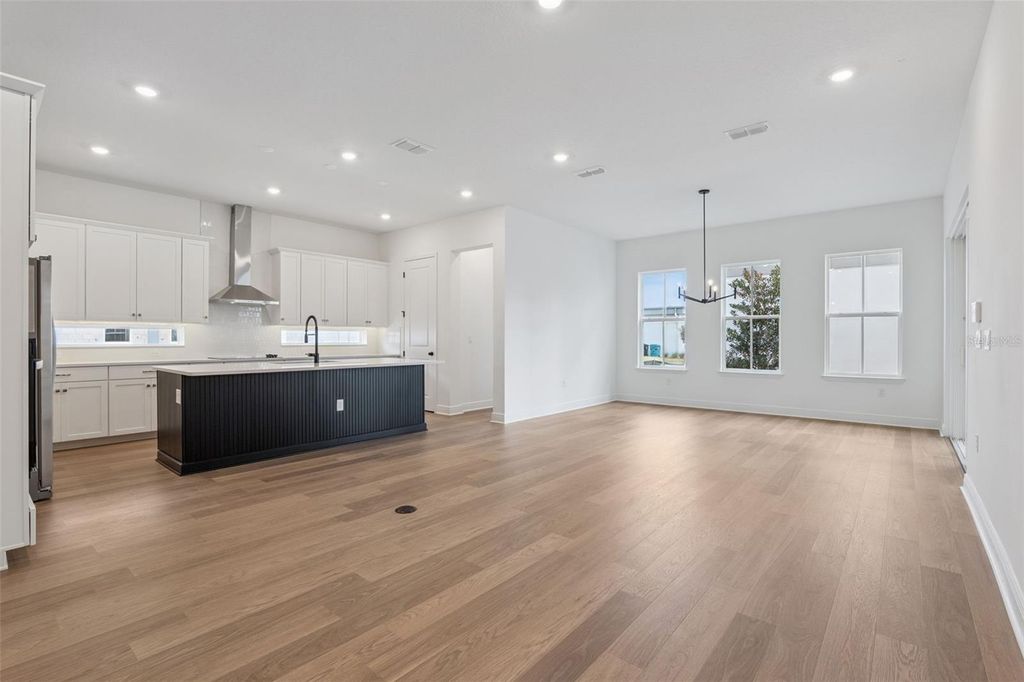 Image 10 of property listing at 10272 FIDDLEY ALLEY, Orlando, FL 32827