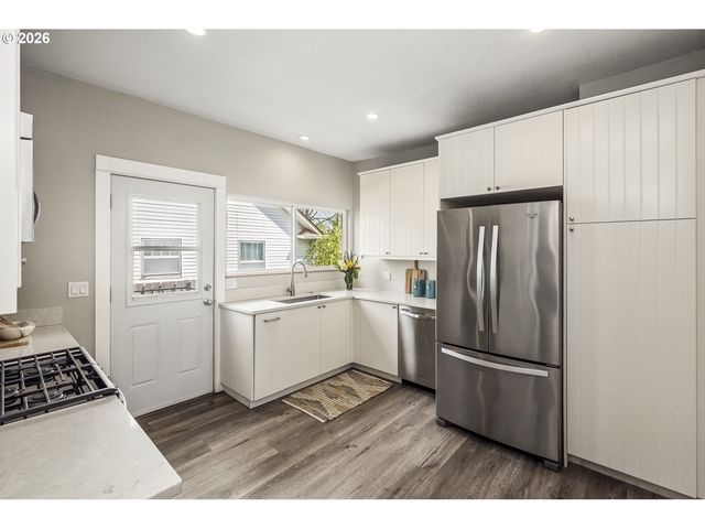 1020 Ne 71ST Ave, Portland, OR 97213