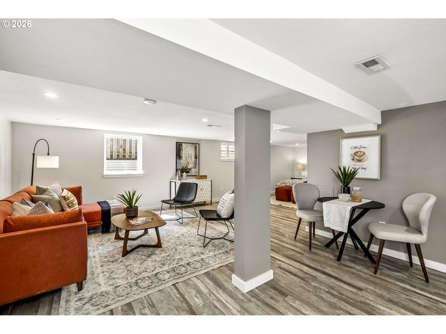 1020 Ne 71ST Ave, Portland, OR 97213