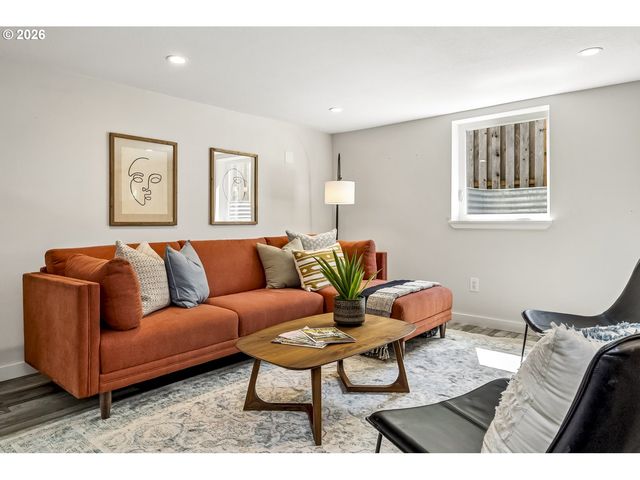 1020 Ne 71ST Ave, Portland, OR 97213