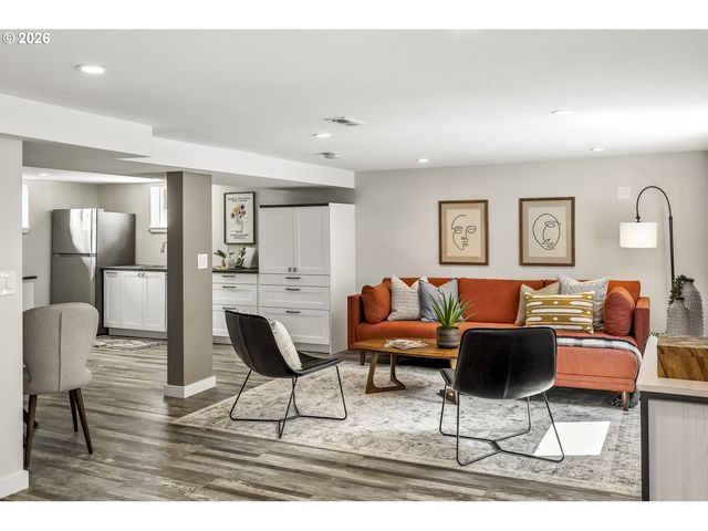 1020 Ne 71ST Ave, Portland, OR 97213