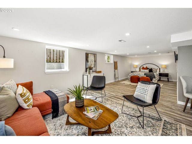 1020 Ne 71ST Ave, Portland, OR 97213