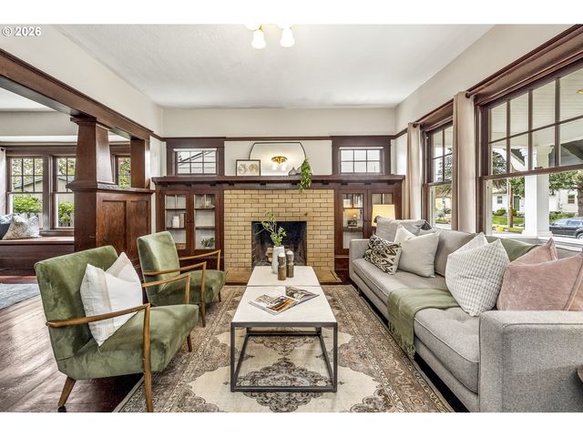 1020 Ne 71ST Ave, Portland, OR 97213