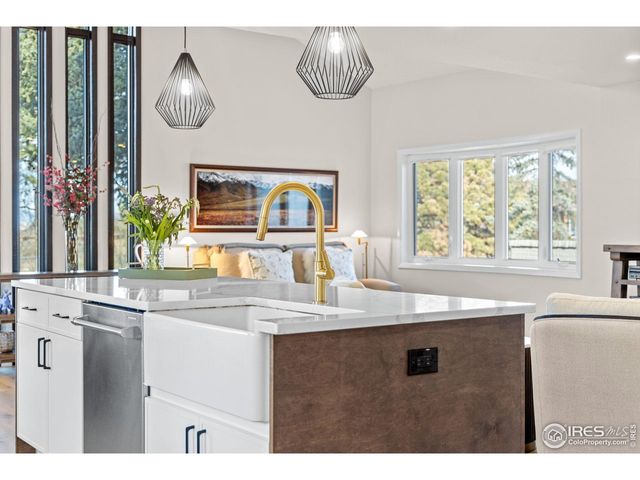 2189 Stonehenge Cir, Lafayette, CO 80026