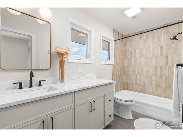 2189 Stonehenge Cir, Lafayette, CO 80026