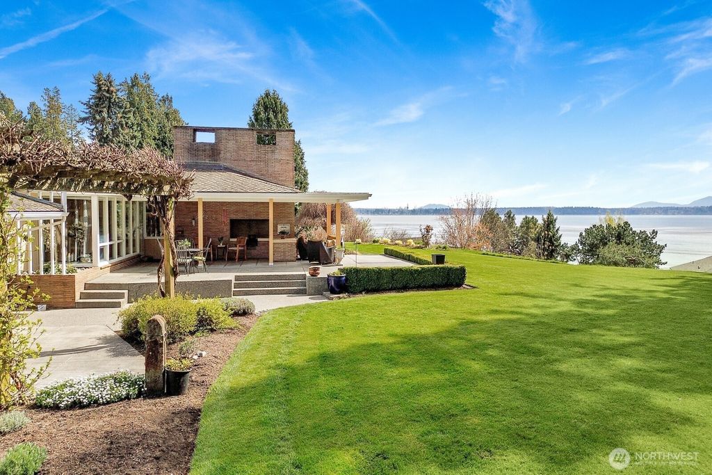 5279 Cherry Tree Lane, Blaine, WA 98230