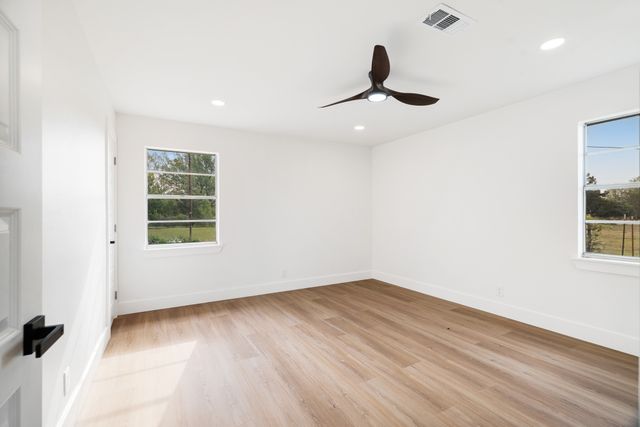 175 COZY, Paris, TX 75462