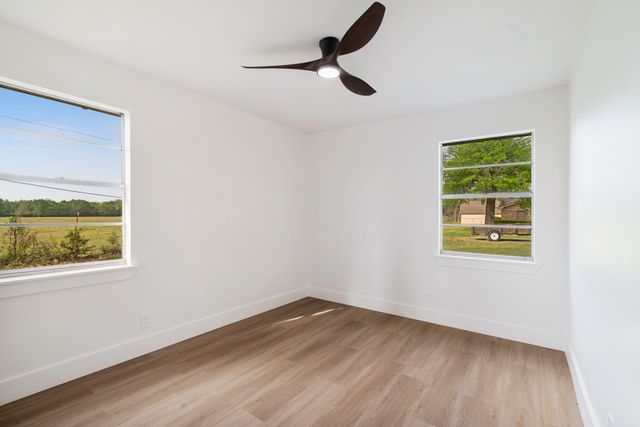 175 COZY, Paris, TX 75462