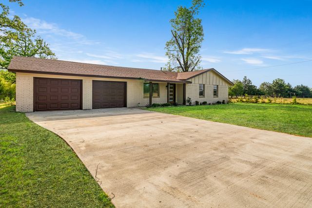 175 COZY, Paris, TX 75462