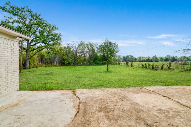 175 COZY, Paris, TX 75462