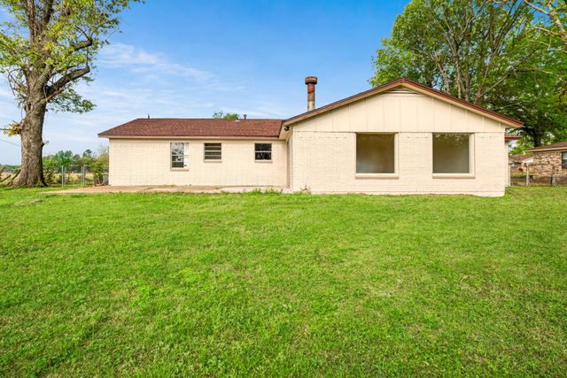 175 COZY, Paris, TX 75462