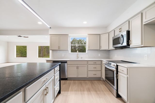 175 COZY, Paris, TX 75462