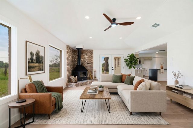 175 COZY, Paris, TX 75462