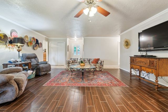 106 Dee Dee Drive, Shawnee, OK 74804