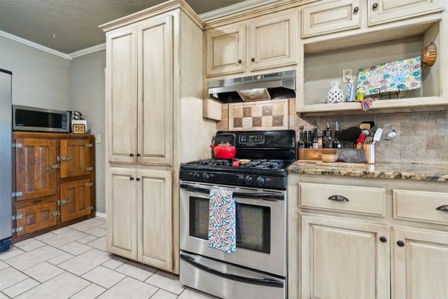 106 Dee Dee Drive, Shawnee, OK 74804