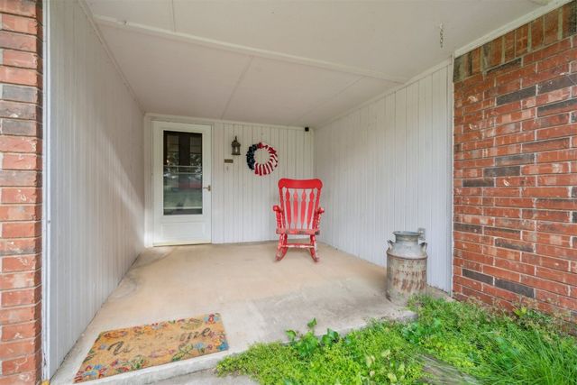 106 Dee Dee Drive, Shawnee, OK 74804