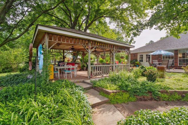 106 Dee Dee Drive, Shawnee, OK 74804
