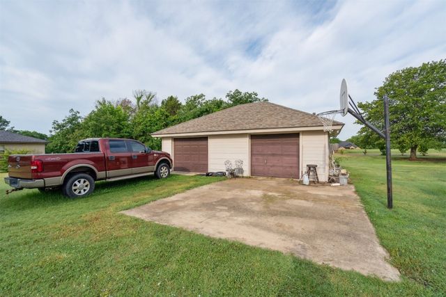 106 Dee Dee Drive, Shawnee, OK 74804