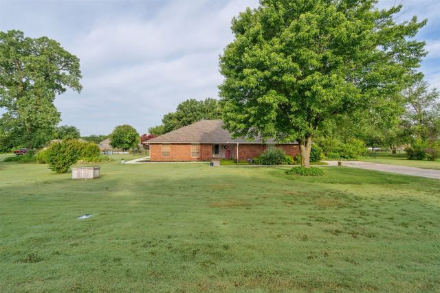 106 Dee Dee Drive, Shawnee, OK 74804