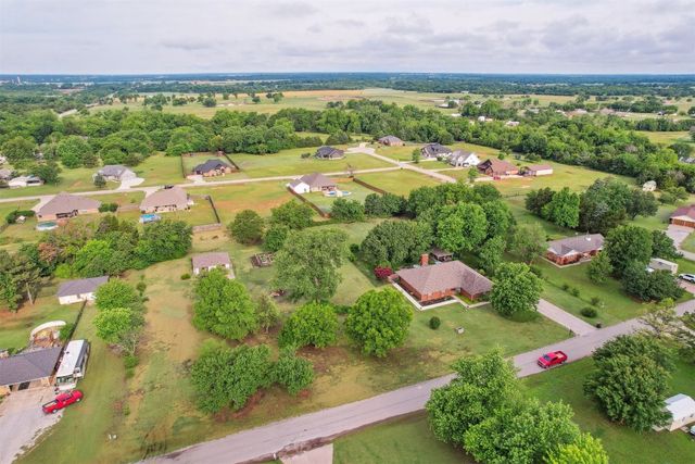 106 Dee Dee Drive, Shawnee, OK 74804