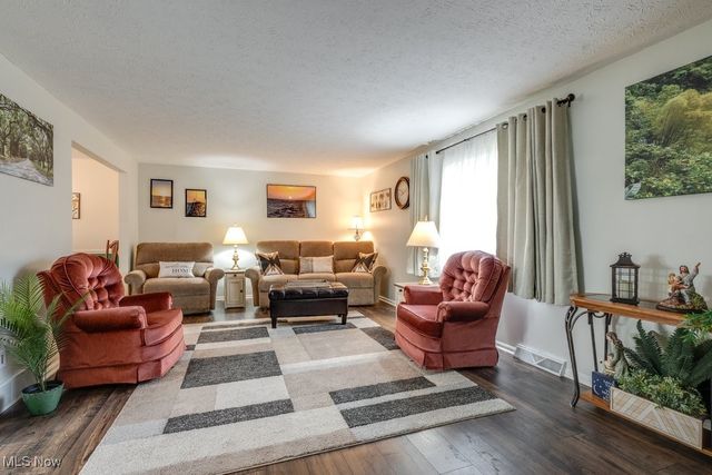 8876 Blitzen Road NW, North Canton, OH 44720