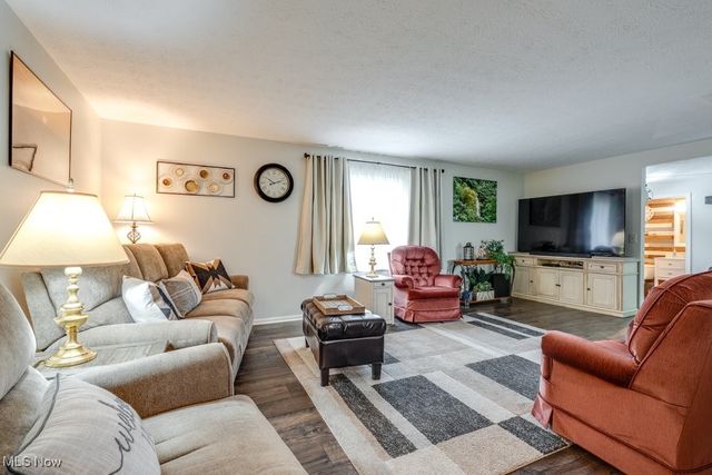 8876 Blitzen Road NW, North Canton, OH 44720