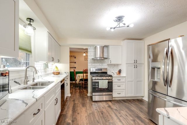 8876 Blitzen Road NW, North Canton, OH 44720