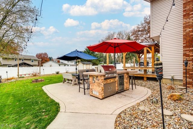 8876 Blitzen Road NW, North Canton, OH 44720