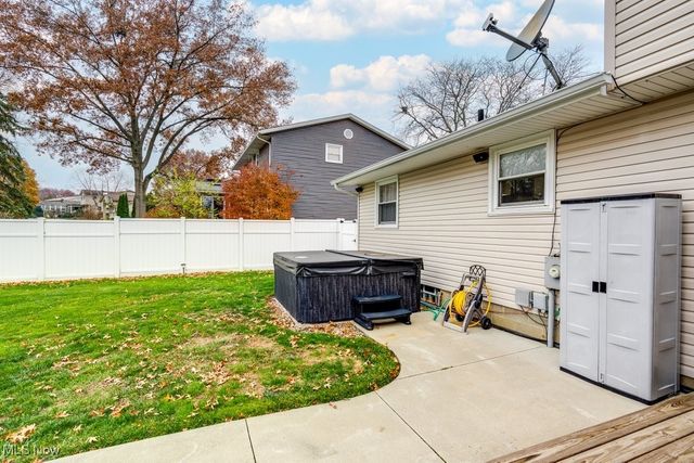 8876 Blitzen Road NW, North Canton, OH 44720