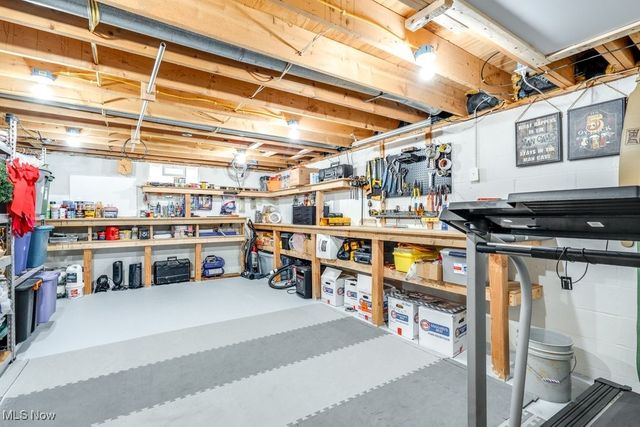 8876 Blitzen Road NW, North Canton, OH 44720