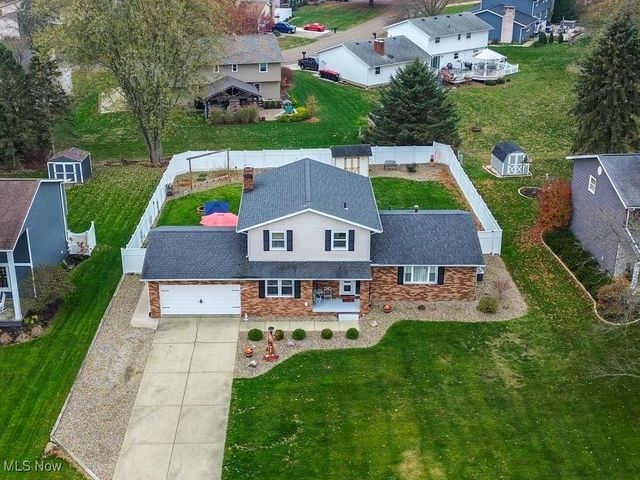 8876 Blitzen Road NW, North Canton, OH 44720