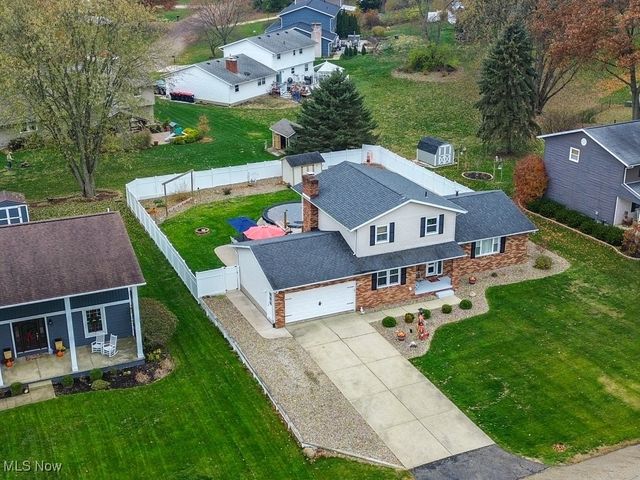 8876 Blitzen Road NW, North Canton, OH 44720