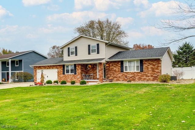 8876 Blitzen Road NW, North Canton, OH 44720