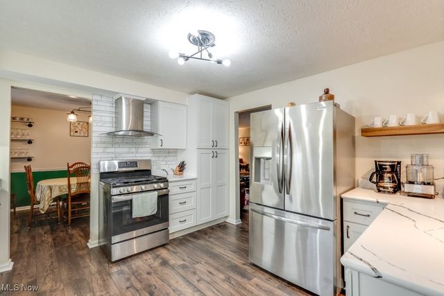 8876 Blitzen Road NW, North Canton, OH 44720