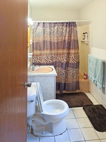 42 Bayberry Dr 1, Sharon, MA 02067