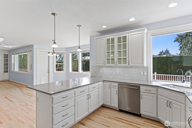 20212 Maplewood Drive, Edmonds, WA 98026