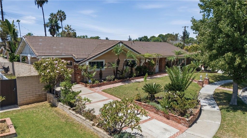 Image 2 of property listing at 14361 Morton Street, North Tustin, CA 92780