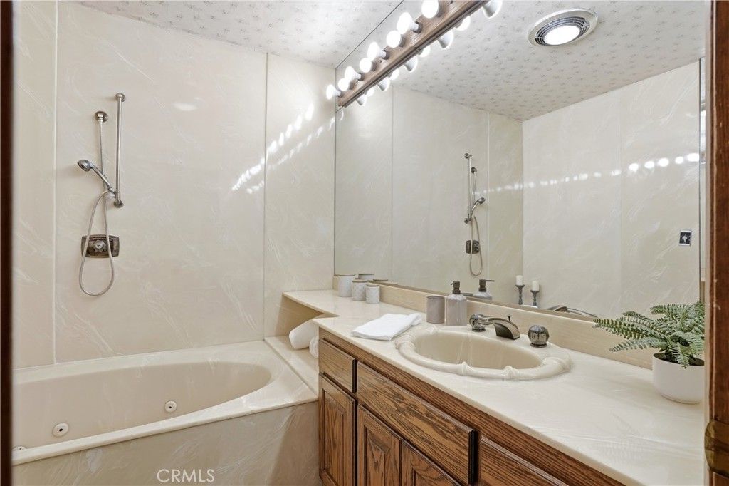 Image 39 of property listing at 14361 Morton Street, North Tustin, CA 92780