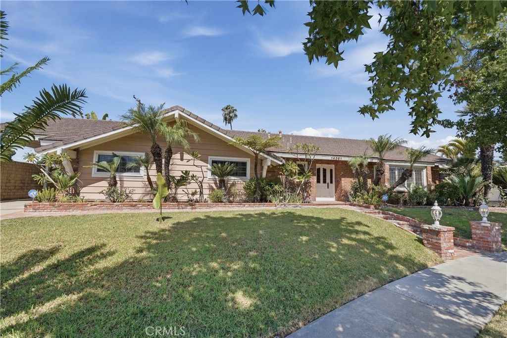 Image 4 of property listing at 14361 Morton Street, North Tustin, CA 92780