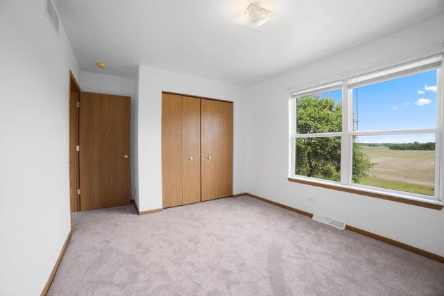 1226 Peninsula LANE, Whitewater, WI 53190
