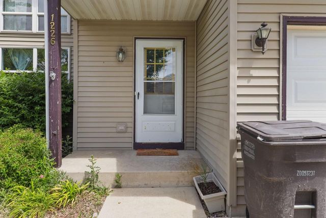 1226 Peninsula LANE, Whitewater, WI 53190