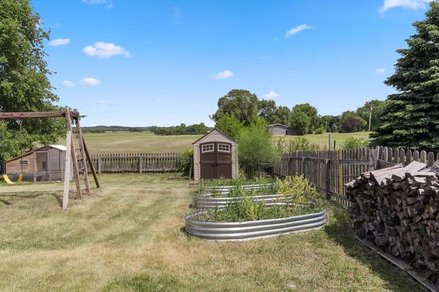 1226 Peninsula LANE, Whitewater, WI 53190