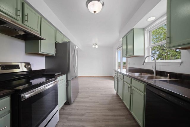 1226 Peninsula LANE, Whitewater, WI 53190
