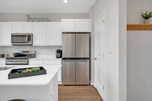 504 Autumn Moor Trail, Hampshire, IL 60140