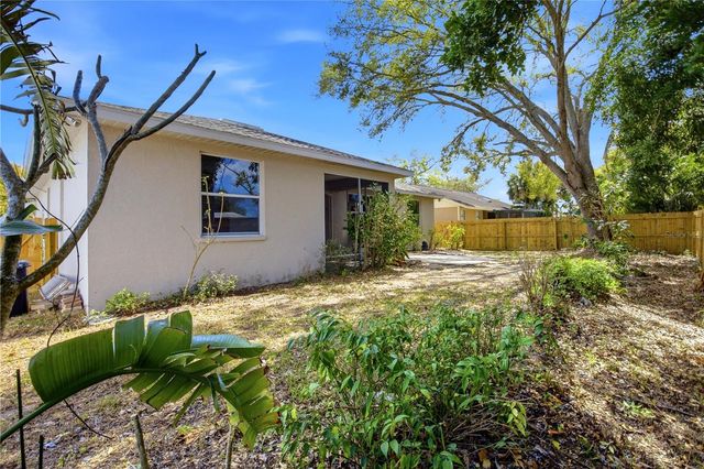 3012 VINSON AVENUE, Sarasota, FL 34232