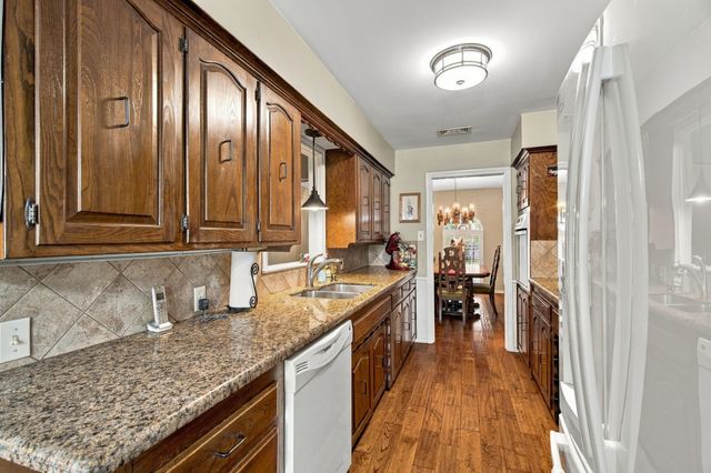 2201 Scarlet Lane, Grand Prairie, TX 75050