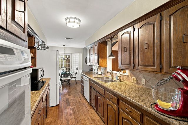 2201 Scarlet Lane, Grand Prairie, TX 75050
