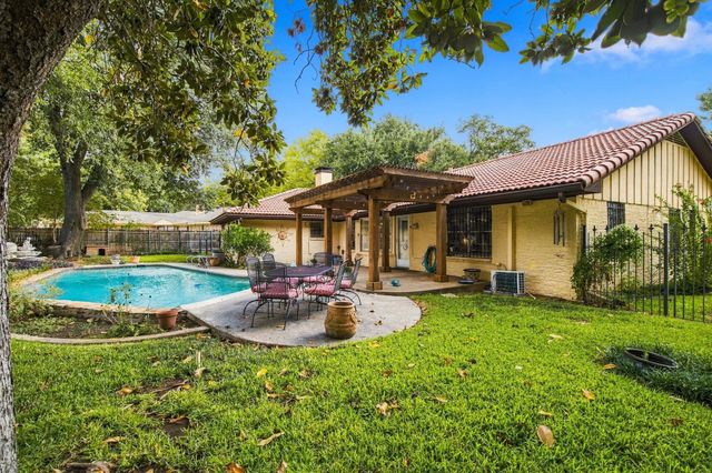 2201 Scarlet Lane, Grand Prairie, TX 75050