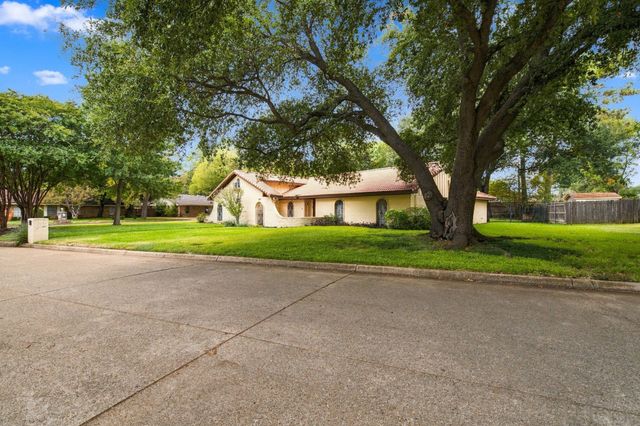 2201 Scarlet Lane, Grand Prairie, TX 75050