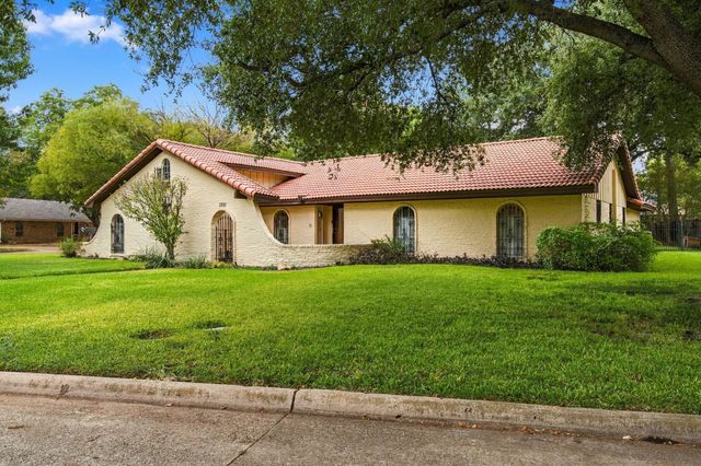 2201 Scarlet Lane, Grand Prairie, TX 75050
